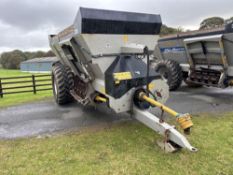 2020 Shelbourne Powerspread Pro 3200 single axle side discharge manure spreader with slurry door on