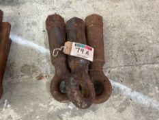 Quantity towing eyes