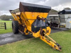 Shelbourne Powerspread Pro single axle side discharge manure spreader with slurry door on Trelleborg