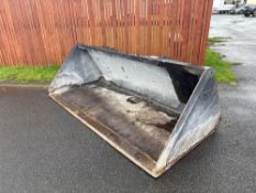 Evans & Reid Ltd grain bucket with pin and cone attachments