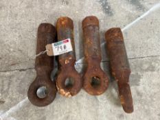 Quantity towing eyes