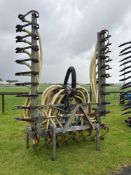 2012 Vogelsang 7.2m hydraulic folding trailing shoe with 28 outlets. Model: ECL30-40/50. Serial No: