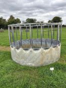 1No cattle ring feeder