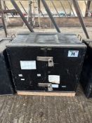 1No lockable cabinet