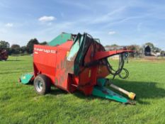 Kverneland Taarup 832 trailed straw chopper. Serial No: 104981