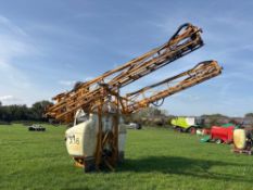 2019 Knight Xtra maximizer X16 mounted sprayer 20m working width and 1,600 litre tank. Serial No: 00