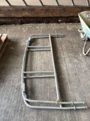 2No tarpaulin trailer supports