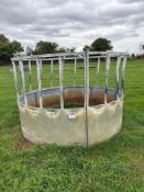 1No cattle ring feeder