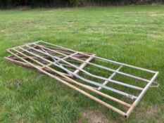 Quantity metal gates