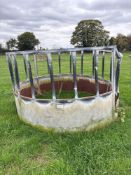 1No cattle ring feeder