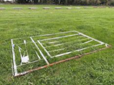 IAE calving gate with adjustable head yoke