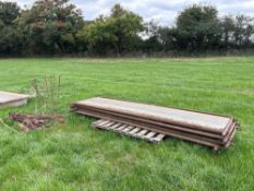 5No sheep race panels and posts and pegs