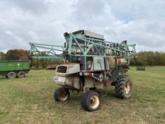 1990 Chaviot Heighcourt Spraystar 20m self propelled sprayer with 2000 l tank on 31x15.50-15 front a