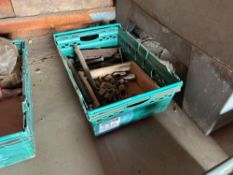 Quantity of bolts, pins and eyes