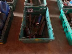 Quantity oil cans and greasers