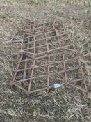 Harrows with stretcher