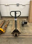 Crown pallet truck