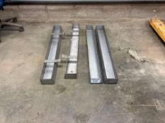 4No Stainless trays