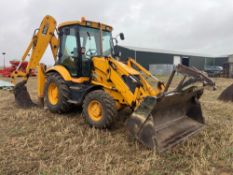 2006 JCB 3CX Sitemaster back hoe digger with 3 in 1 bucket and rear quick hitch on 12.5-18 front and