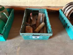 Quantity trowels and paint rollers