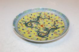 A finely painted Chinese porcelain lemon ground sa