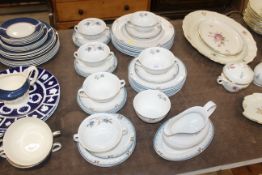 A quantity of Royal Doulton 