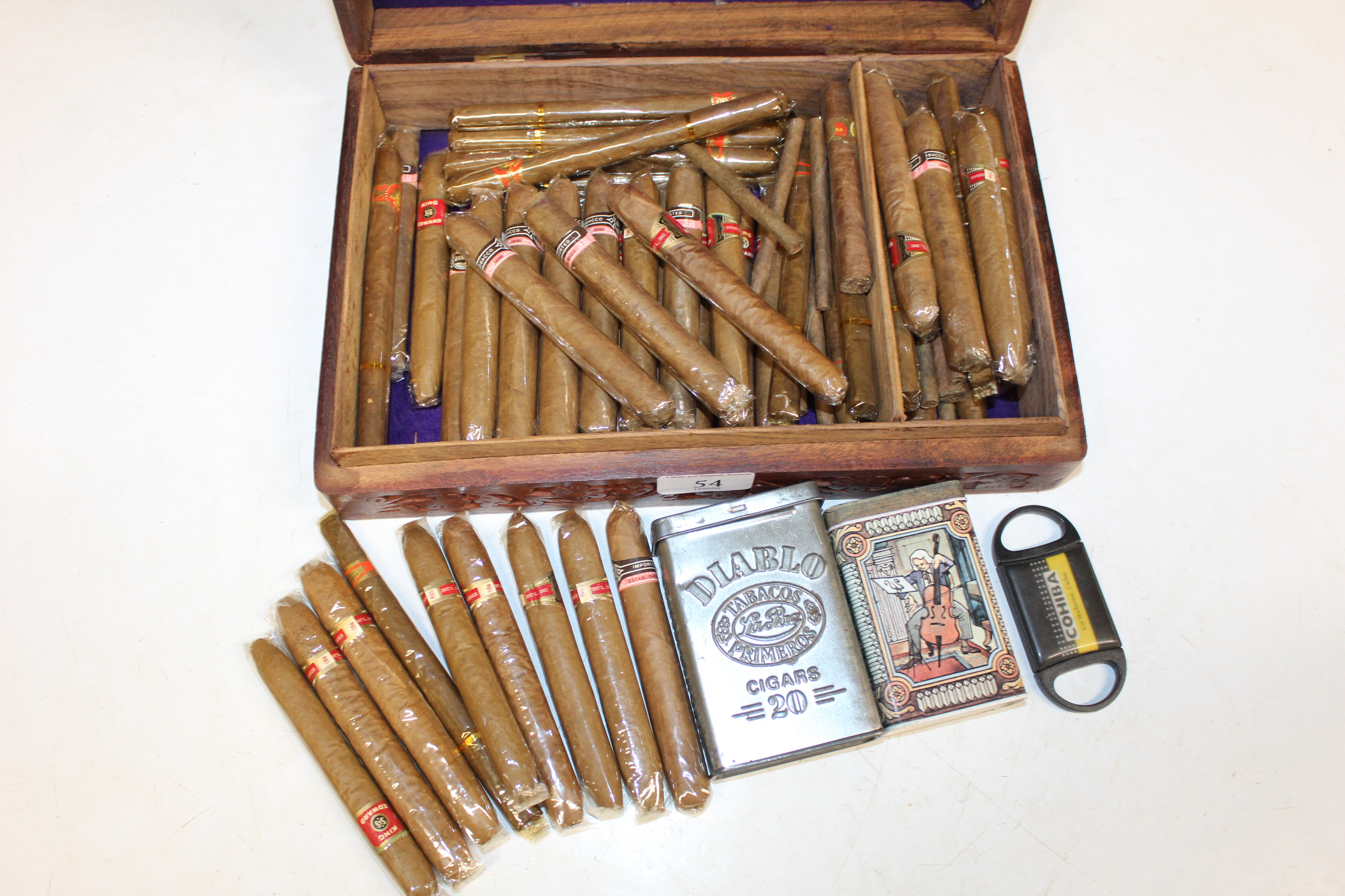 A carved hardwood box and contents of various ciga - Image 3 of 7