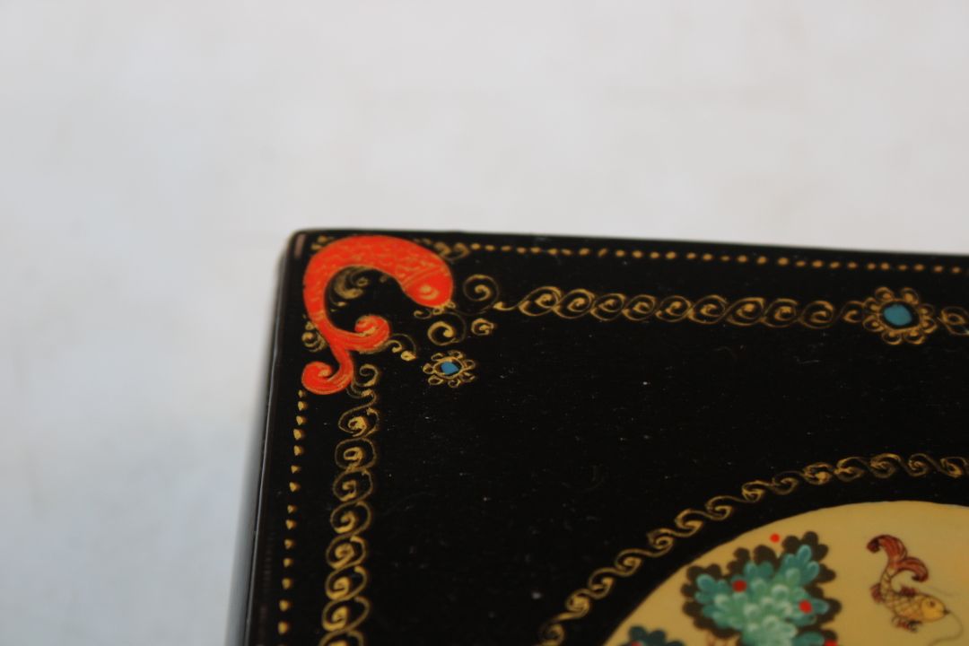 Kromov, Khouvi Russian lacquered box entitled "Fis - Image 6 of 12
