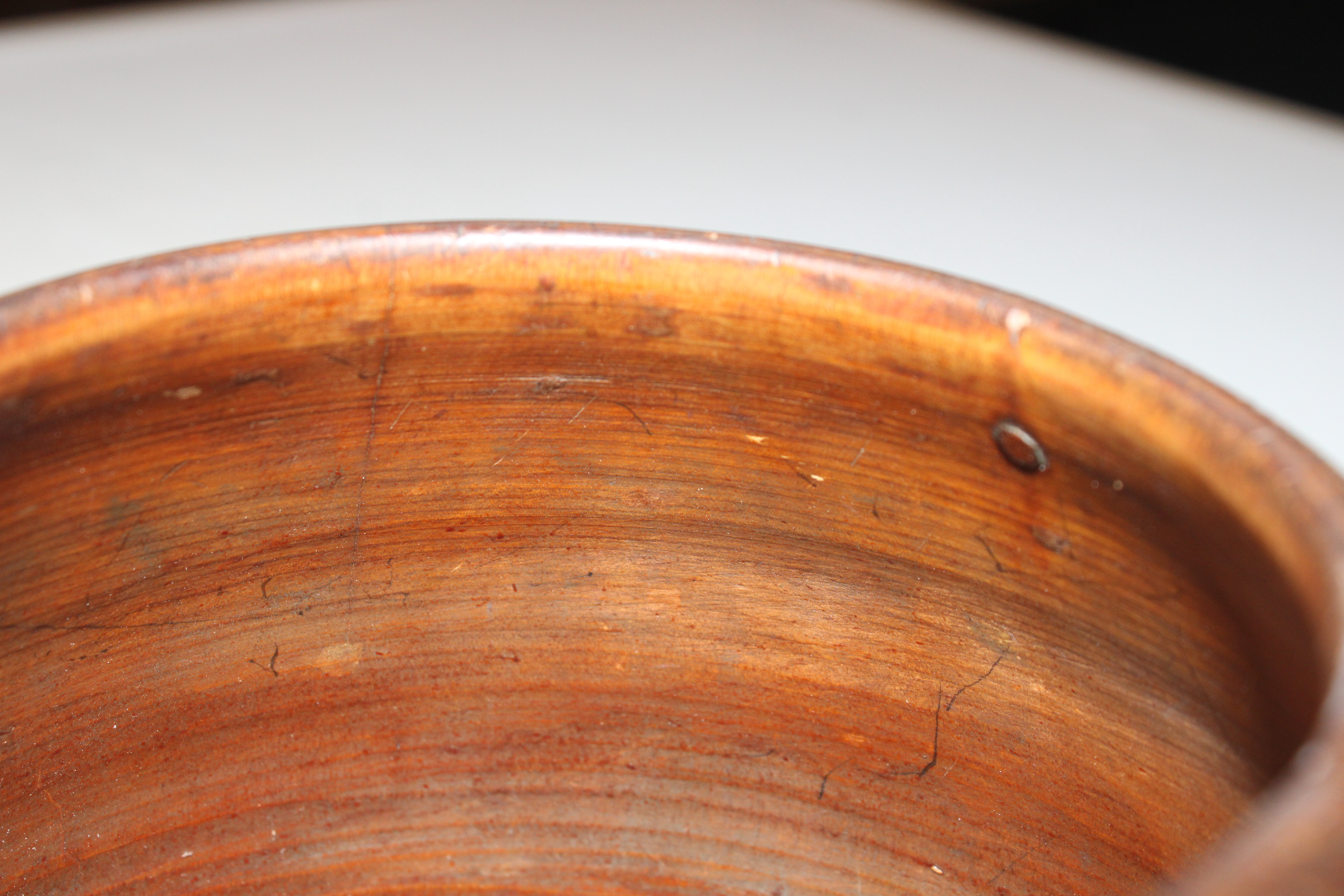 A turned wooden jar and cover - Image 13 of 17