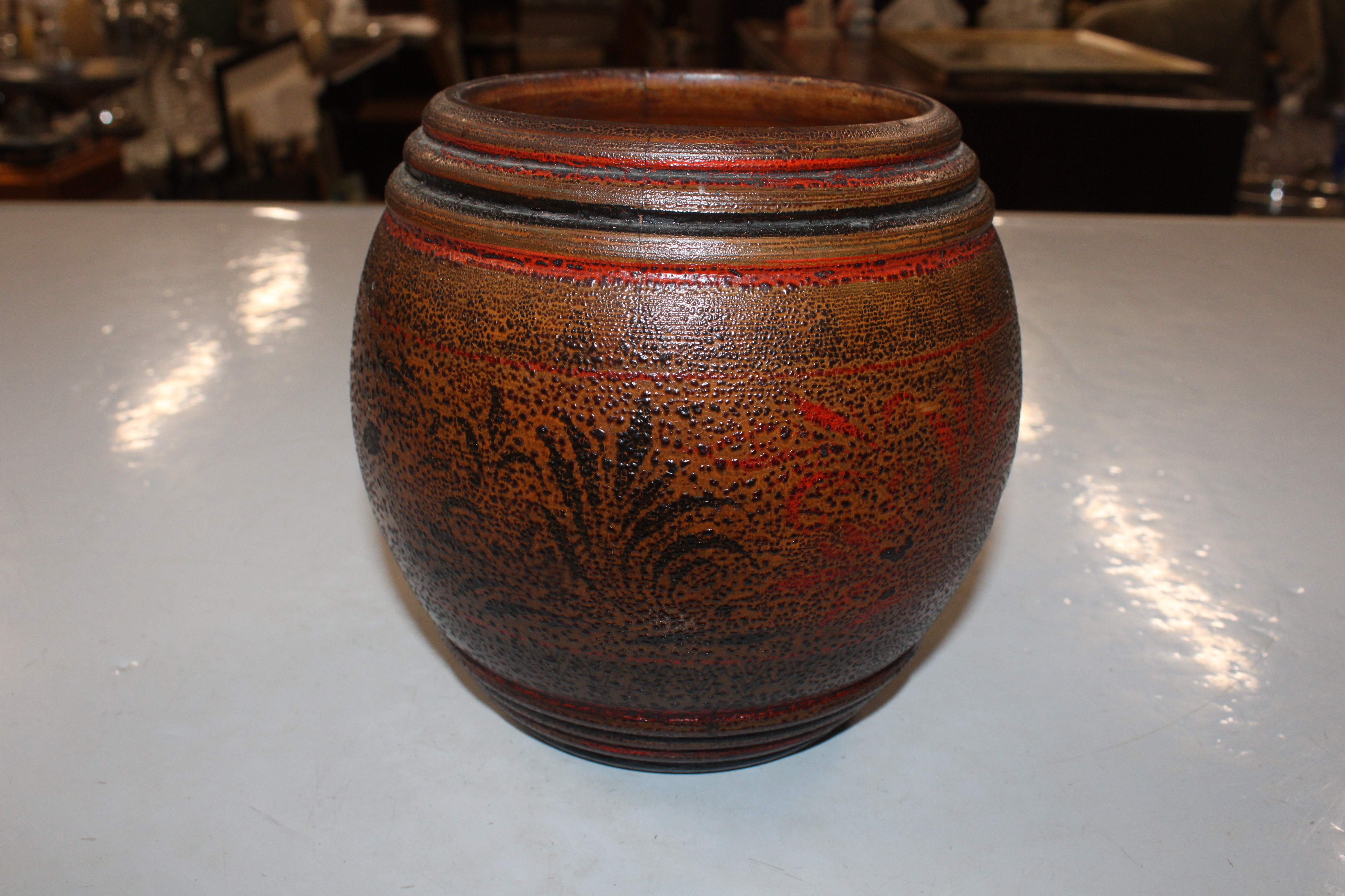 A turned wooden jar and cover - Image 7 of 17