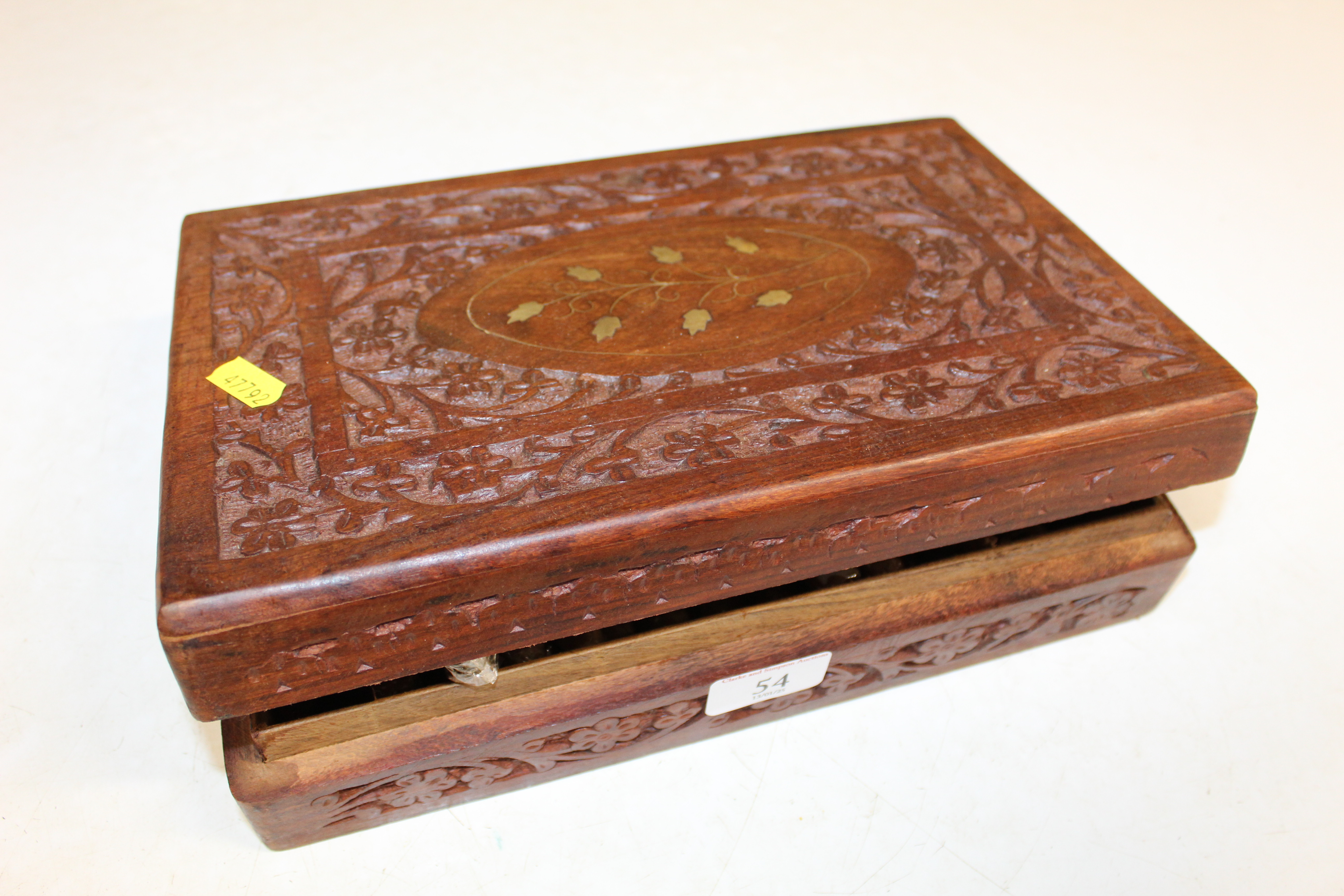 A carved hardwood box and contents of various ciga - Image 2 of 7