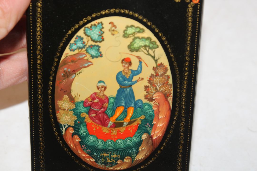 Kromov, Khouvi Russian lacquered box entitled "Fis - Image 5 of 12