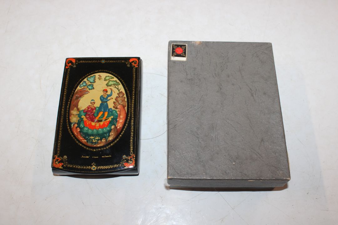 Kromov, Khouvi Russian lacquered box entitled "Fis - Image 2 of 12