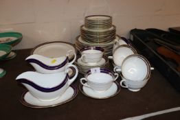 A quantity of Coalport 