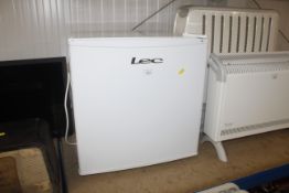A Lec table top fridge