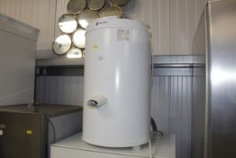 A White Knight spin dryer