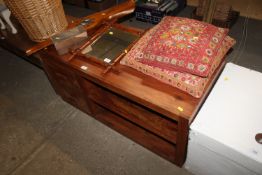 A mango wood media unit