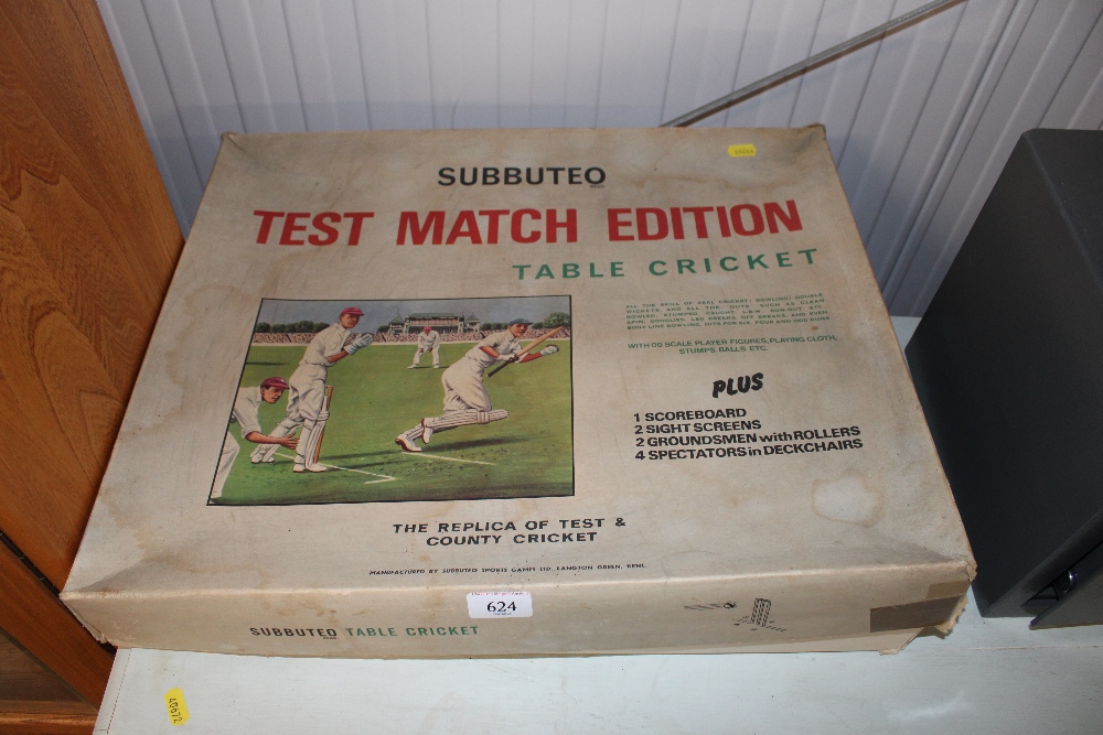 A Subbuteo test match edition Table cricket set (u