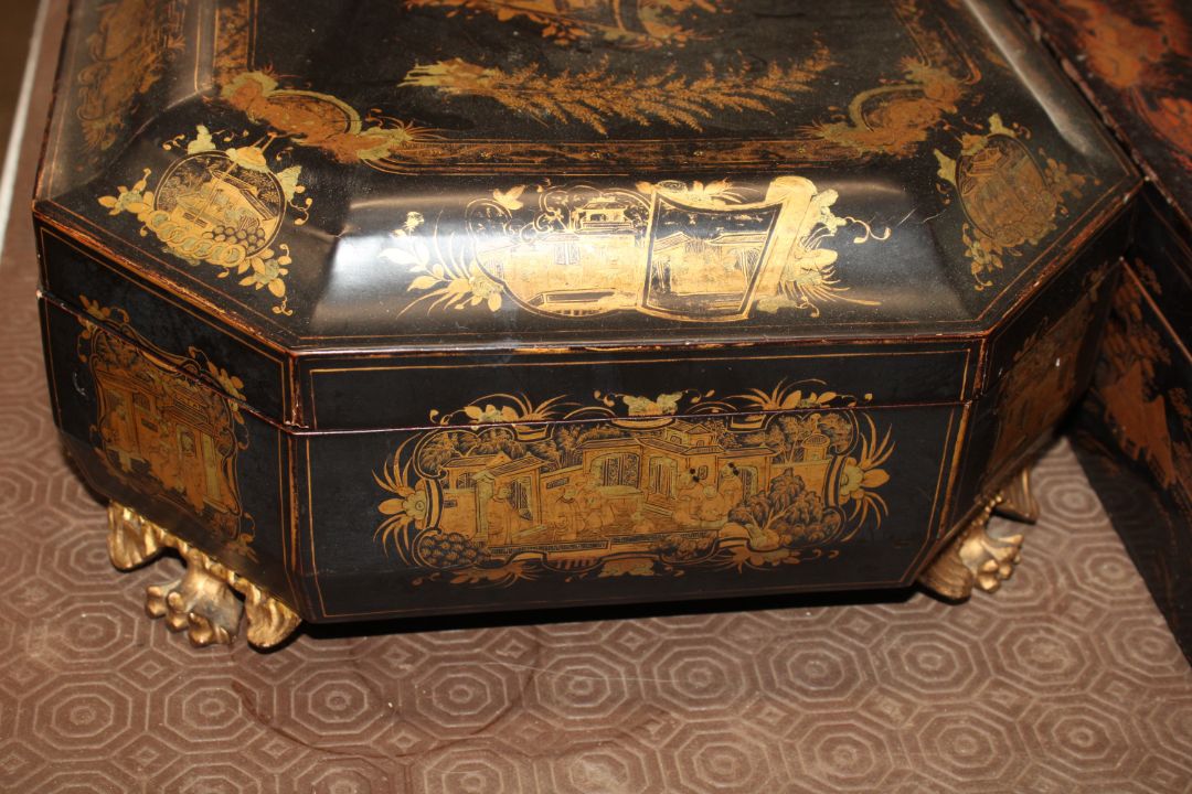 Two oriental lacquered and gilt decorated boxes - Image 4 of 14