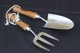 Stainless hand trowel & fork. V
