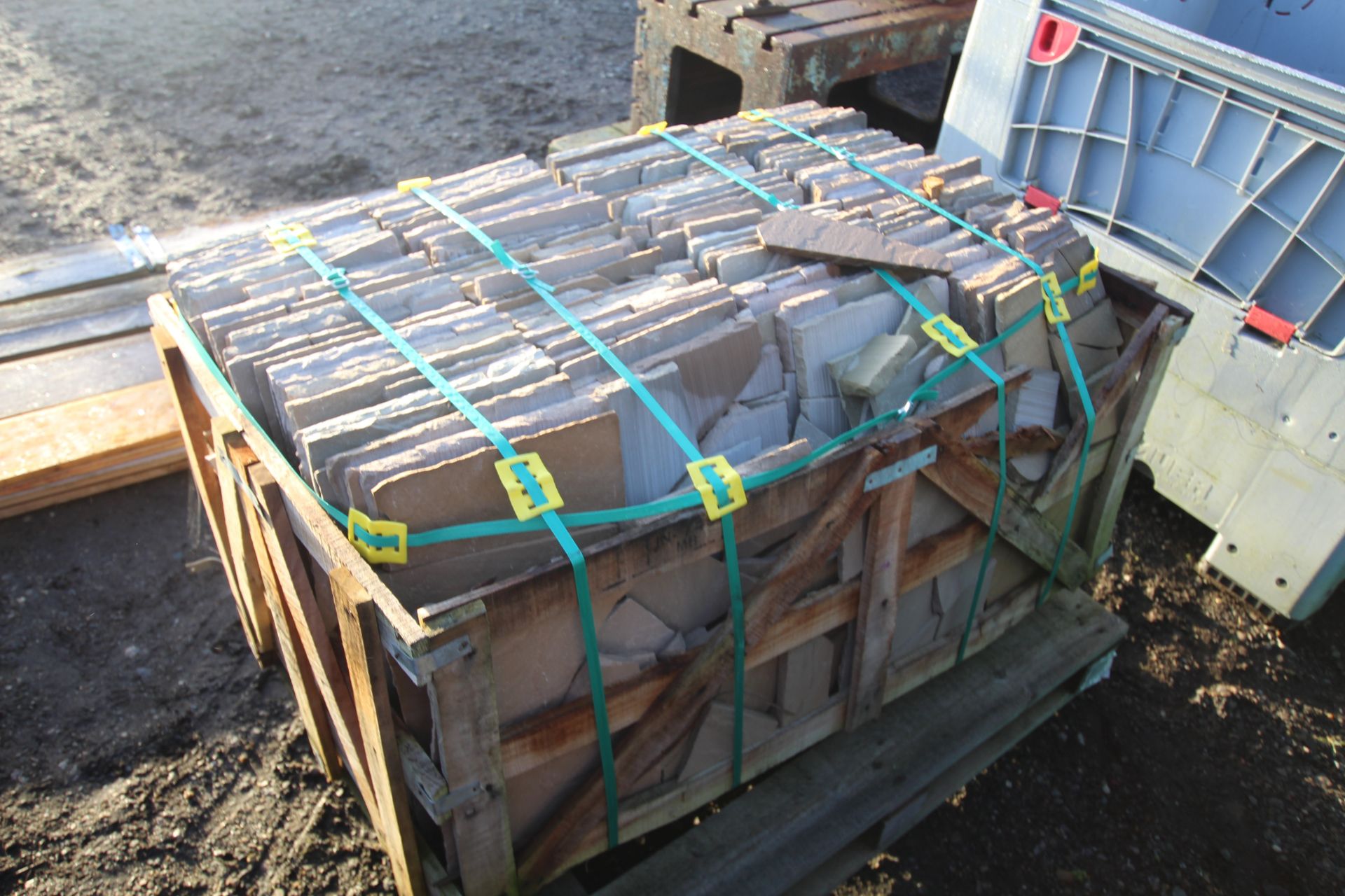 Damaged pallet of Indian Sandstone. V - Image 2 of 3