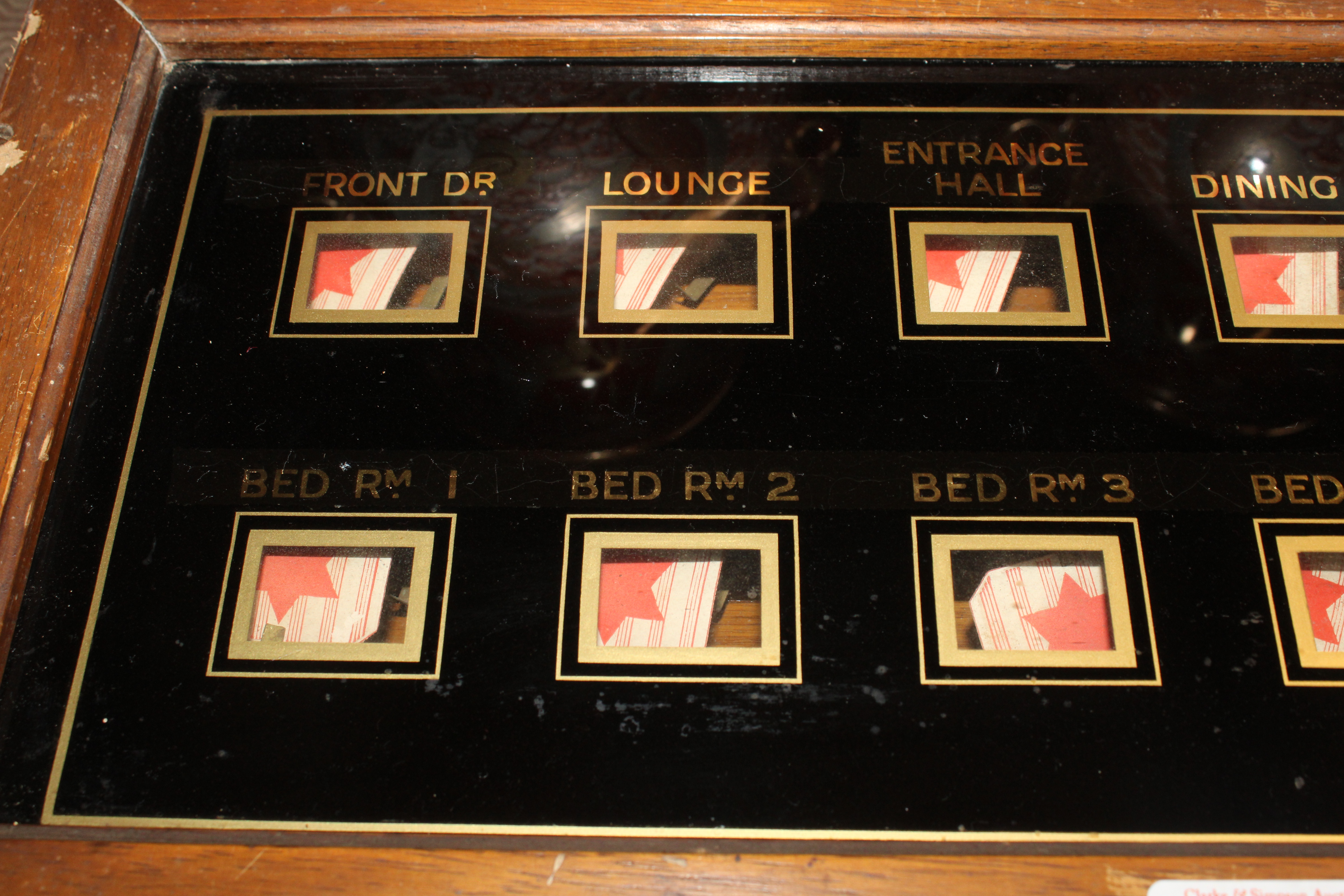 A vintage country house servants bell panel - Image 2 of 9