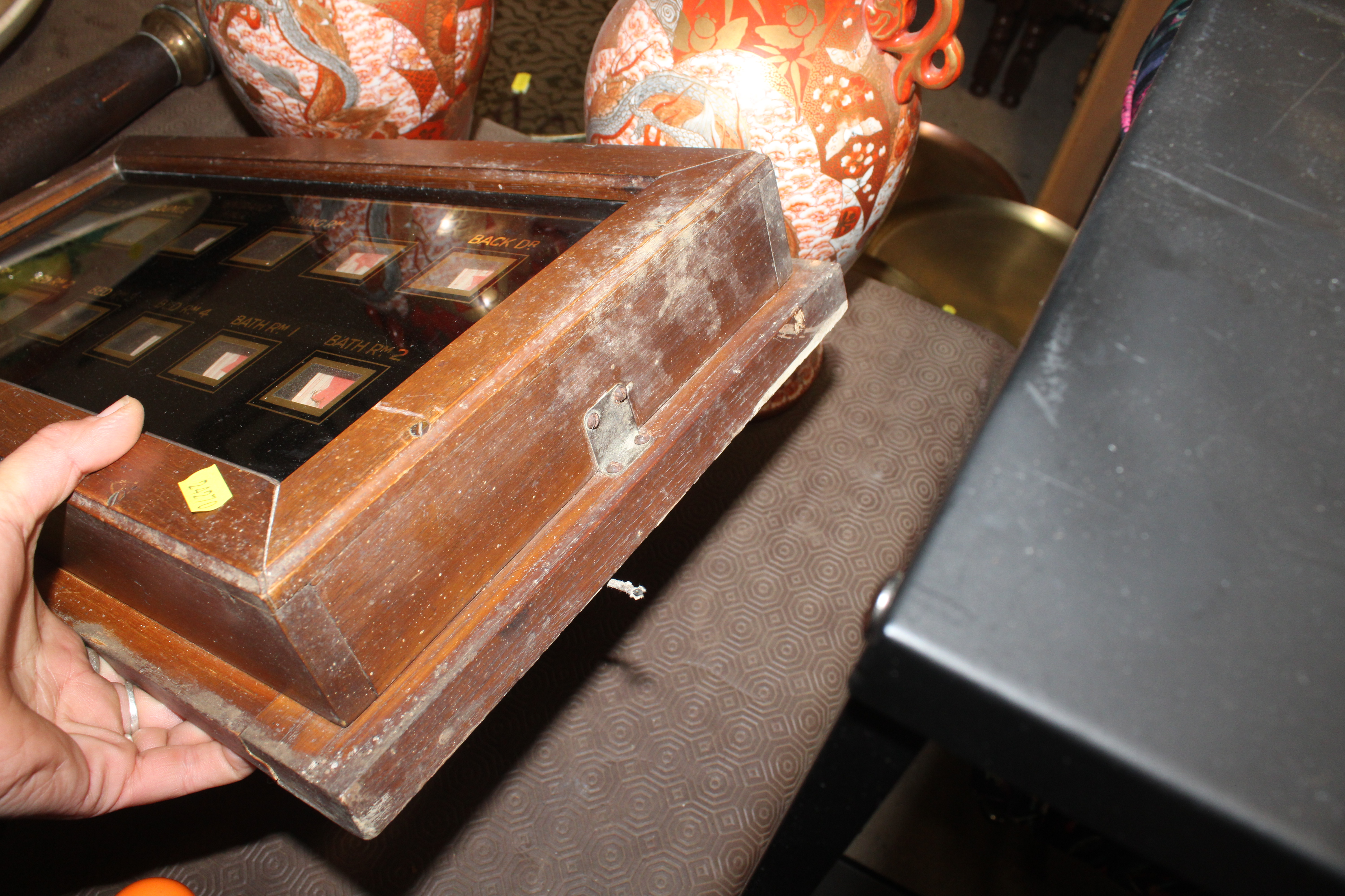 A vintage country house servants bell panel - Image 6 of 9