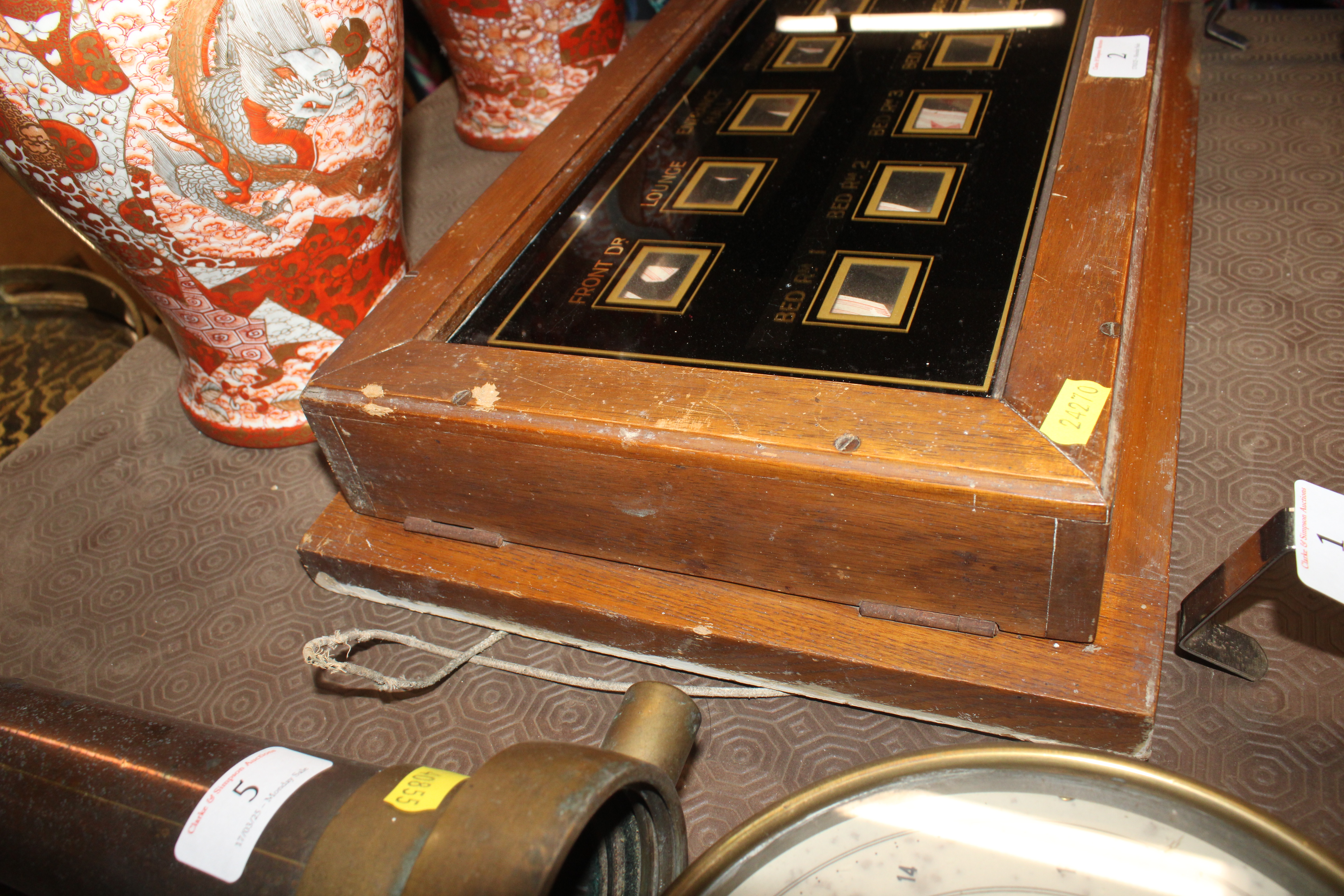 A vintage country house servants bell panel - Image 5 of 9