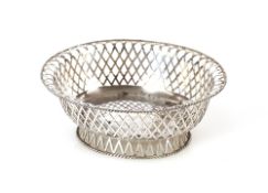 A small Edwardian oval silver basket, having pierced border, London1908, 152.3gms