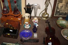 A quantity of various ceramics and porcelain to in