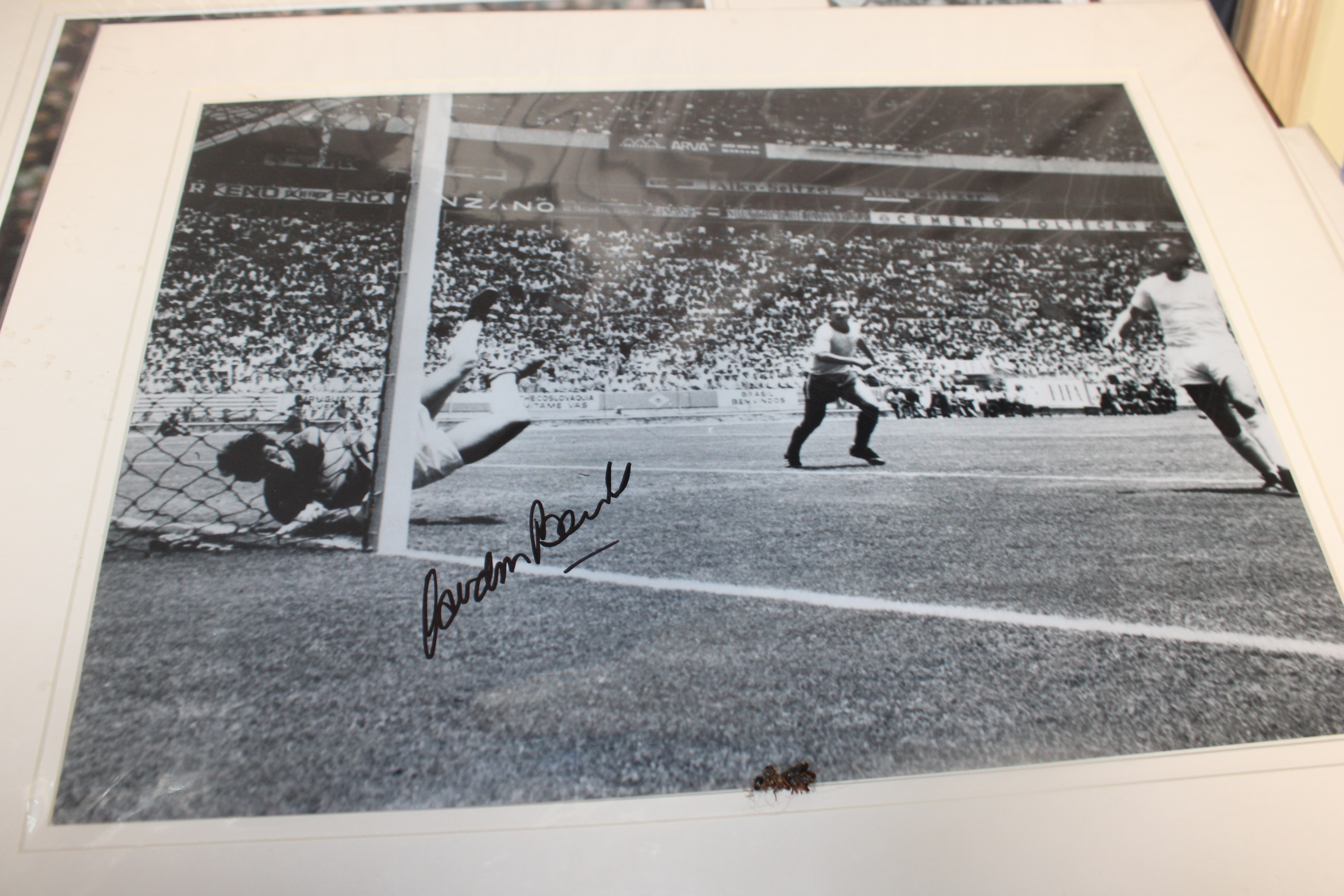 A collection of mounted photographs of footballers - Image 5 of 8