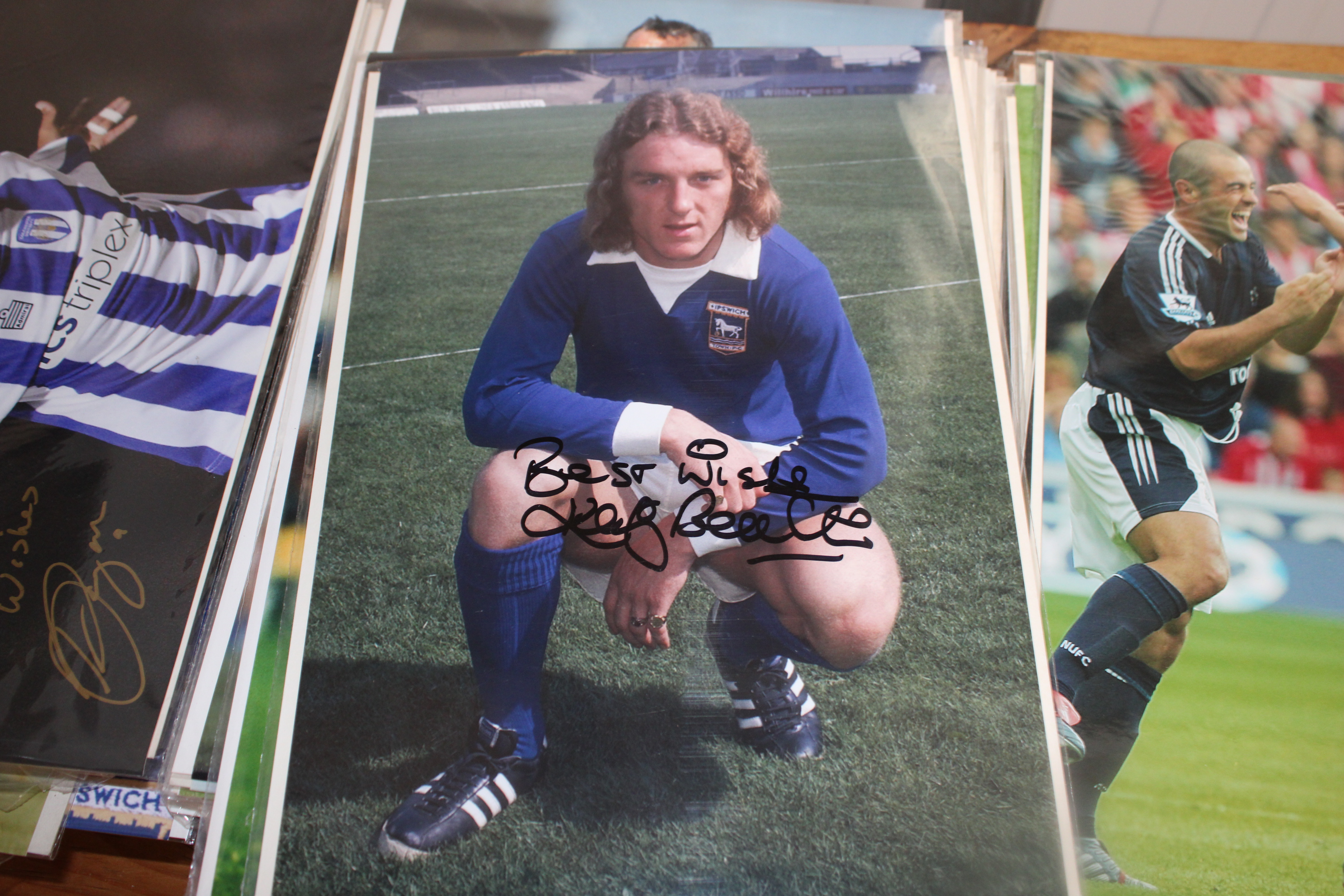 A collection of photographs of footballers - Image 3 of 11