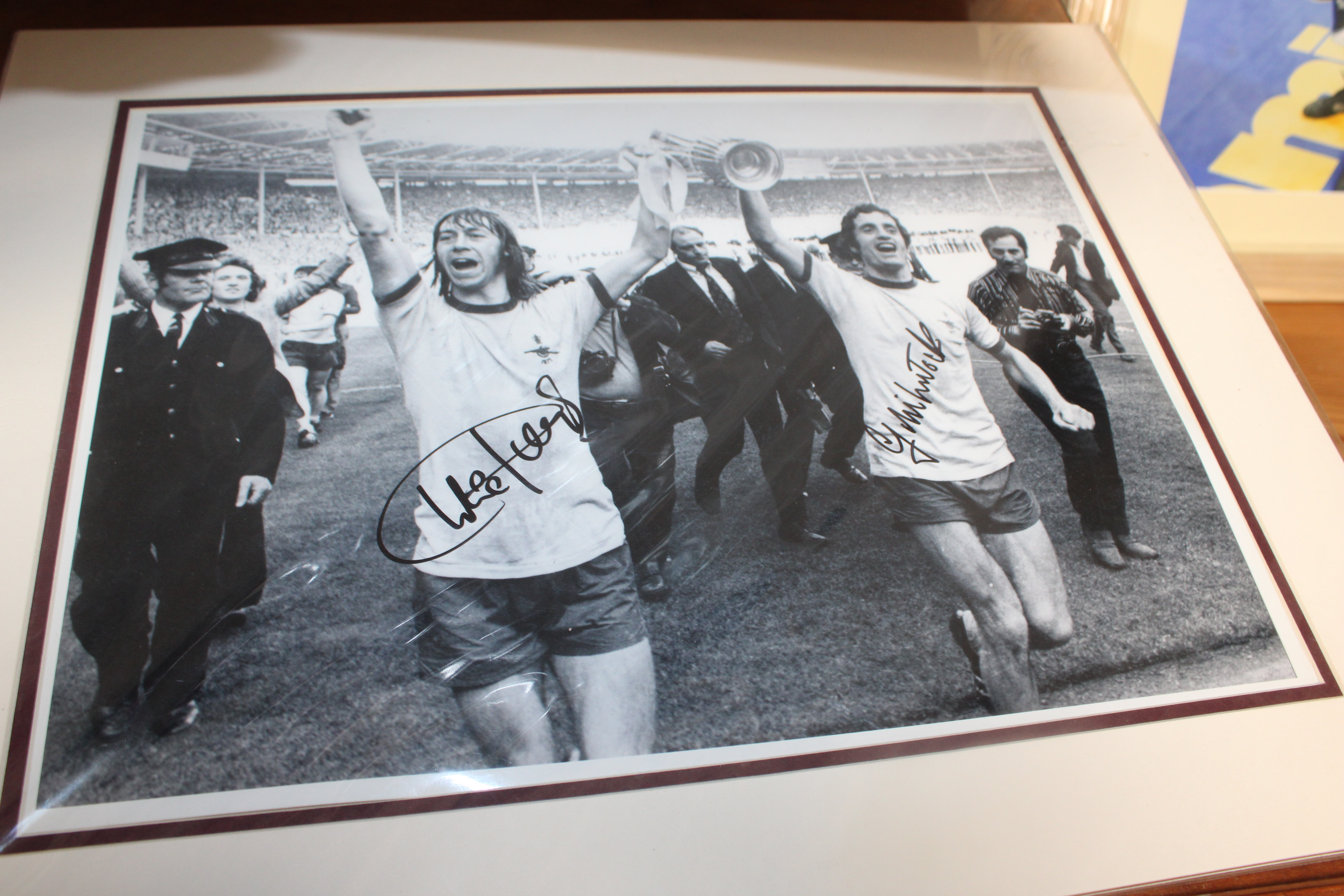 A collection of mounted photographs of footballers - Image 8 of 8