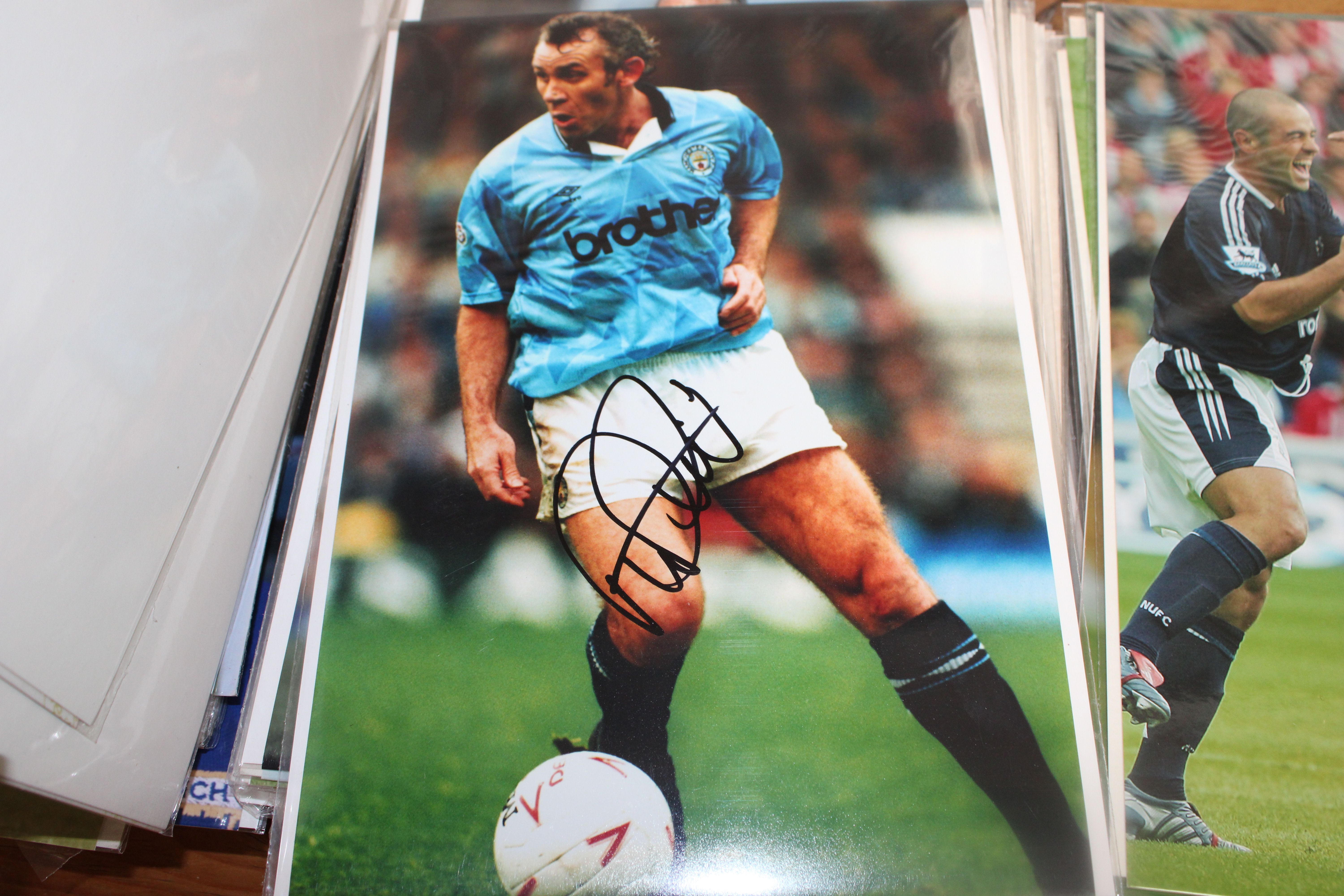 A collection of photographs of footballers - Image 4 of 11